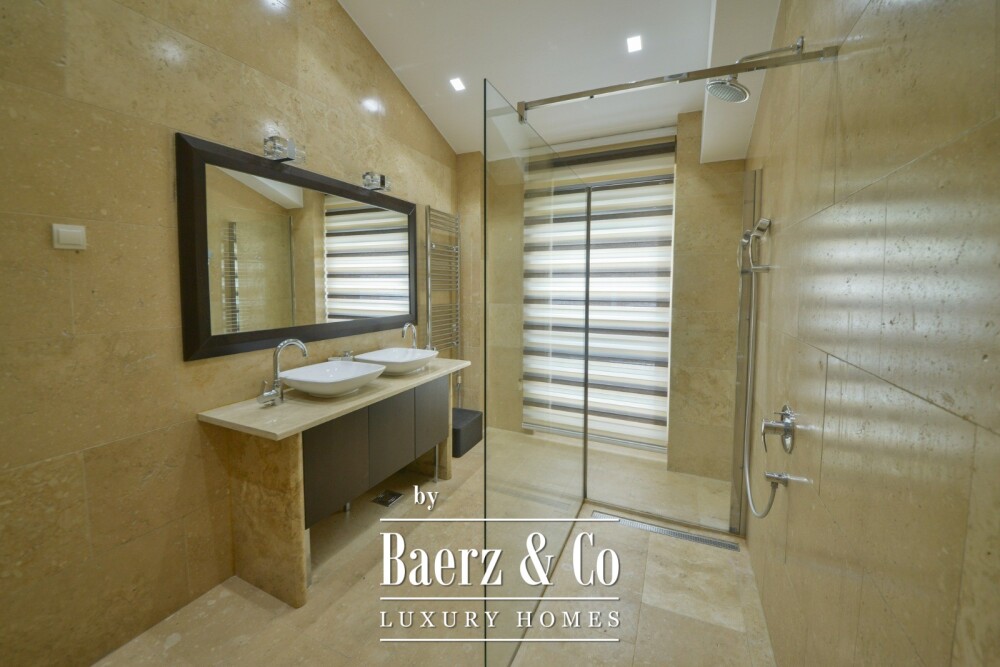 Luxury Three-Bedroom Apartment with Garage in Budva Center image