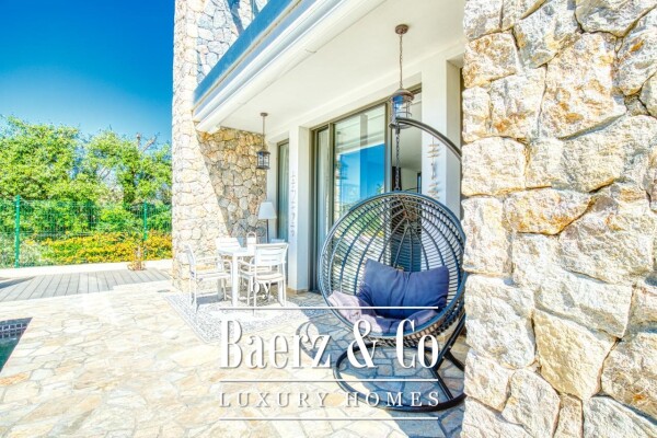 photo 6 Mediterranean Villa with Vacation License