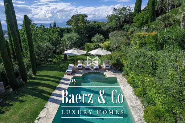 photo 7 Rare - walking distance from the village