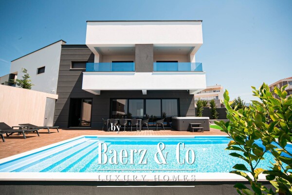 photo 20 Pag, Novalja, two luxurious modern villas with swimming pools