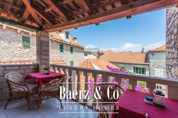 photo 3 The island of Brač, a stone house with a restaurant in a prime location