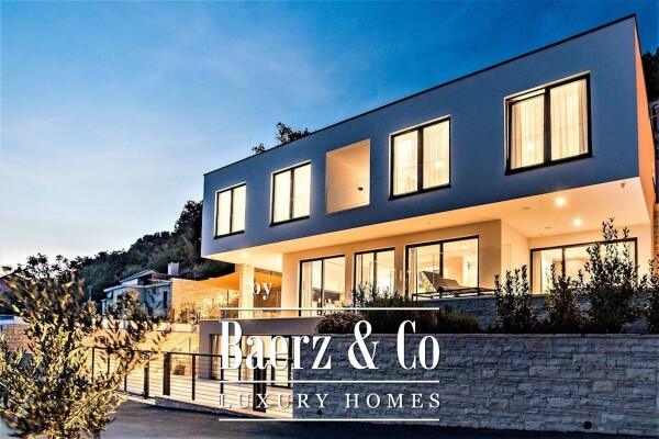 photo 4 Omis, luxury villa with pool and panoramic views