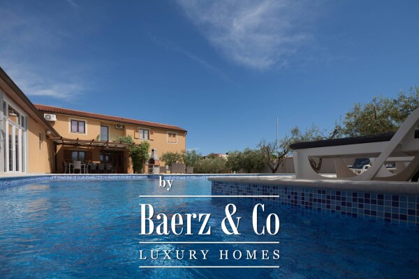 photo 1 Istria, Banjole - spacious residential and commercial holiday house, 750m2, plot 1370m2