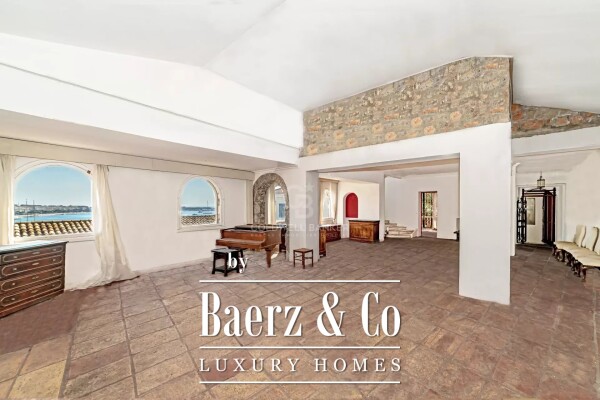 photo 10 Authentic castle located in Cannes and enjoying a panoramic Seaview