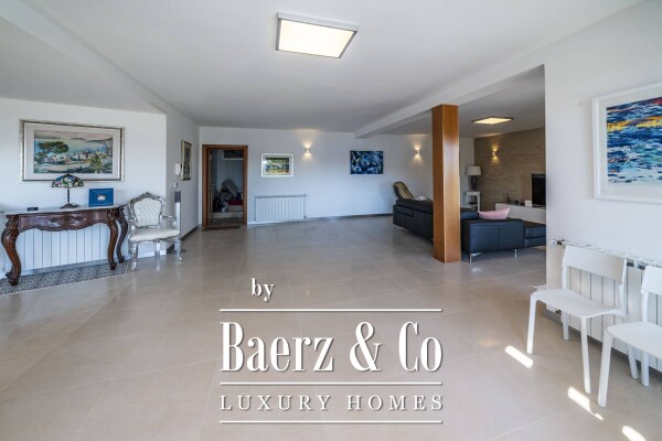 photo 101 Split, Čiovo, modern villa/boutique hotel with 8 apartments, first row to the sea