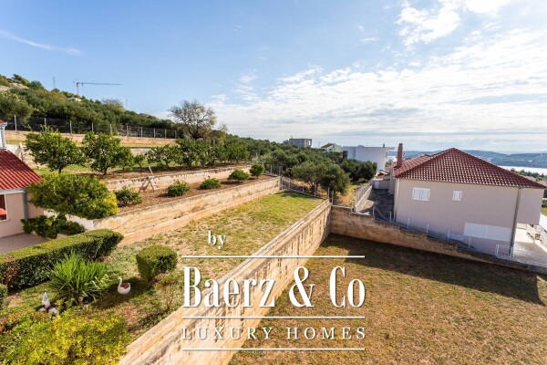 photo 3 Surroundings of Trogir, apartment house with building plot