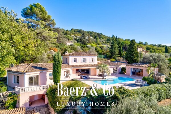 photo 17 Beautiful villa located in a quiet area with panoramic view