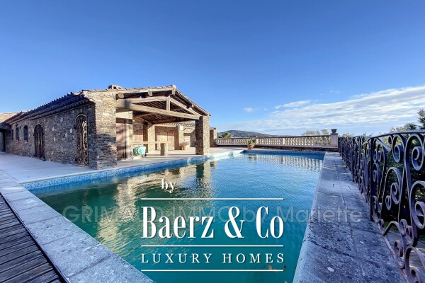 photo 1 Grimaud, France