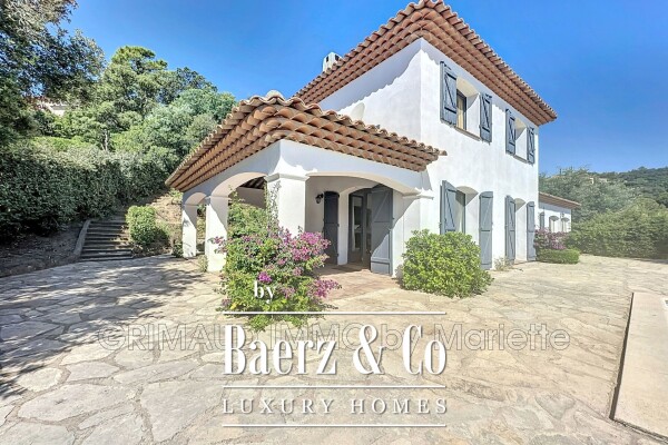 photo 2 Clear view, 5 bedrooms, large wooded plot