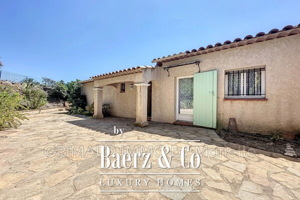 photo 9 Single-story home in a quiet area with a pool, 4 bedrooms, a