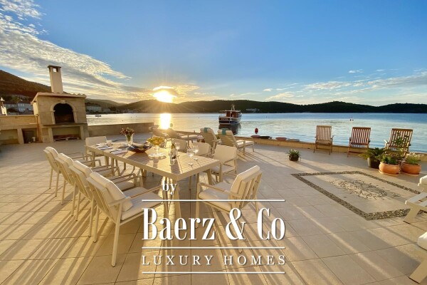 photo 19 Vis, comfortable two-storey apartment with a beautiful terrace, 1st row to the sea