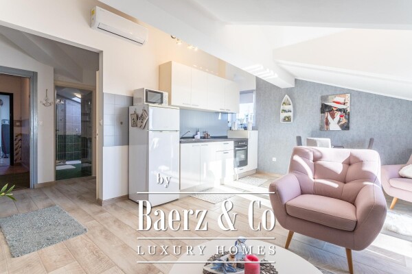 photo 2 Vodice, spacious house with apartments and a swimming pool