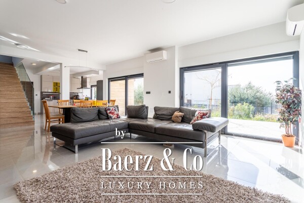 photo 1 Rogoznica, beautiful villa with a pool