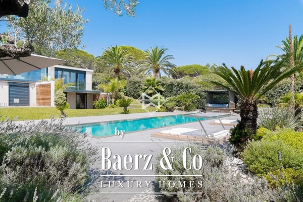 photo 10 Contemporary villa 3 minutes walk from Club 55