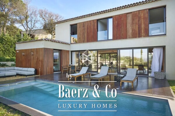 photo 5 Property with panoramic sea view