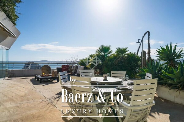 photo 3 EXCEPTIONAL APARTMENT WITH PANORAMIC SEA VIEW – WATERFRONT
