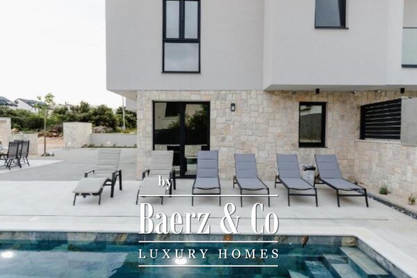 photo 3 Mandre – New Luxury Villa with Pool and Sea View