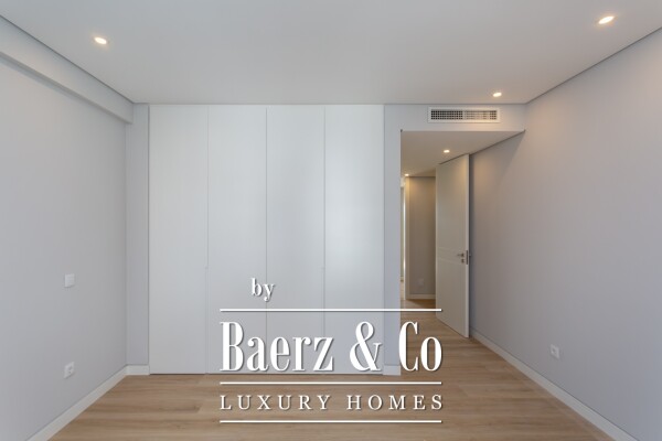 photo 6 Luxury duplex T3+1 with Mezzanine, in a quiet street in Carcavelos