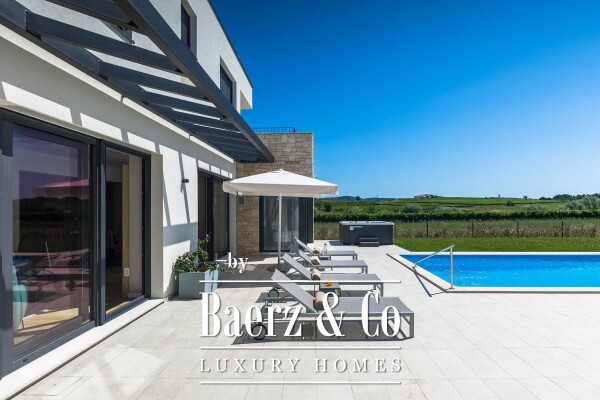 photo 2 Istria, Brtonigla, modern villa with swimming pool and jacuzzi