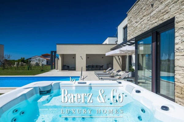 photo 9 Istria, Brtonigla, modern villa with swimming pool and jacuzzi