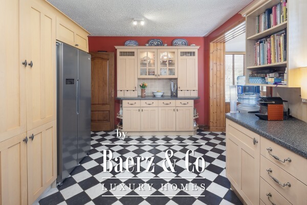 photo 10 Rose Hill East 28