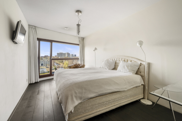 photo 25 Van Leijenberghlaan 2 T