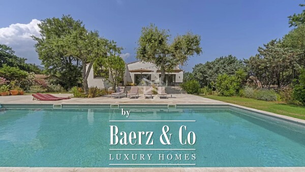 photo 4 Charming Villa in a Private Estate