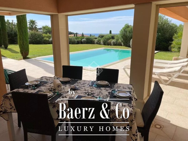 photo 5 Villa with open views in a prime location of Cavalaire-sur-Mer