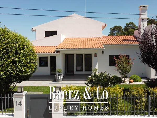 photo 2 Exceptional property between ocean and golf a few steps from Lisbon