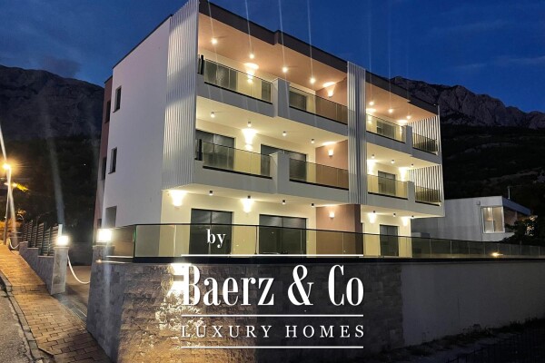 photo 3 Promajna, luxurious semi-detached house with a sea view, close to the center and the beach