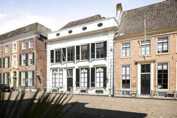 photo 50 Zaadmarkt 93