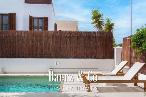 photo 2 Beautiful luxury home in Santa Gertrudis, Santa Gertrudis