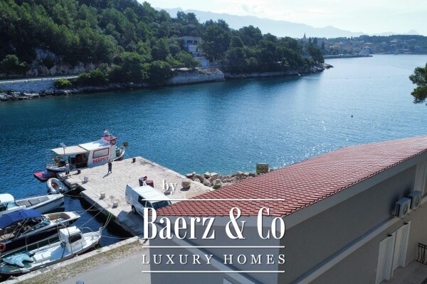 photo 10 Brač, Selca – seafront house with apartments and business premises