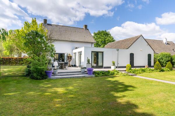 photo 56 Kapelstraat 12 14