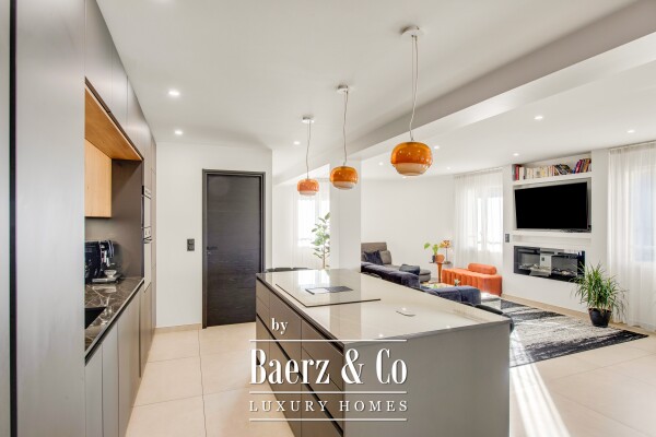 photo 14 Renovated 2-bedroom apartment for sale – Saint-Raphaël city centre – large south-facing terrace – 2 en-suite bedrooms