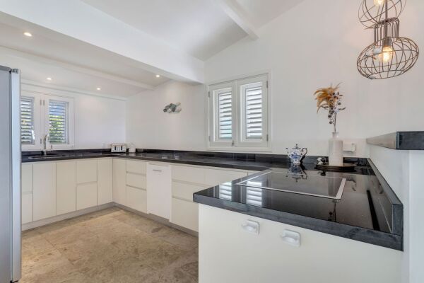 photo 7 Oceanfront Living in the Heart of Kralendijk