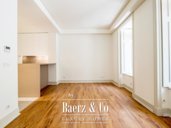 photo 1 2 bedroom apartment with private garden, in Saldanha