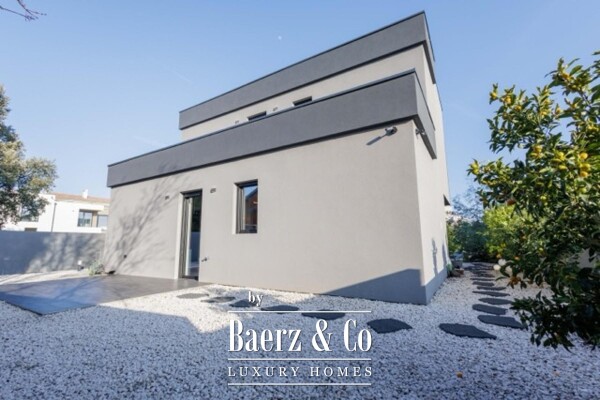 photo 18 Premantura, a unique and elegant villa with a swimming pool on a large landscaped garden