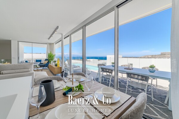 photo 6 Newly built beachfront villa in a residential area.