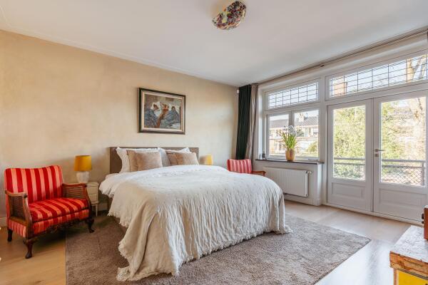 photo 23 Diepenbrockstraat 18