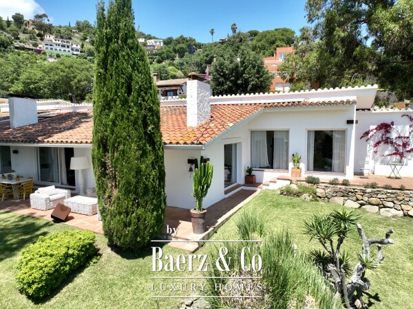 photo 2 Elegant Mediterranean estate with sea views and proven investment appeal — Calonge, Costa Brava