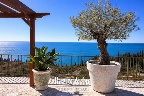 photo 4 Luxurious Villa in Budva Municipality with a Panoramic Sea View