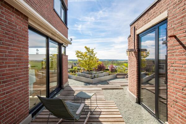 photo 37 Bouwensstraat 25