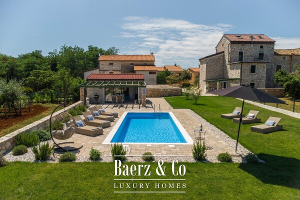 photo 1 Istria, Umag, authentic Istrian stone house 260 m², surrounded by greenery, 1349 m² garden