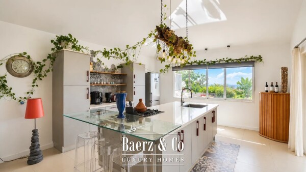photo 6 PANORAMIC OCEAN VIEWS – INFINITY POOL – 4 BEDROOMS – PRESTIGIOUS HILLSIDE ESTATE