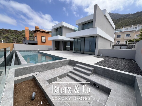 photo 22 Exclusive contemporary villa with breathtaking views