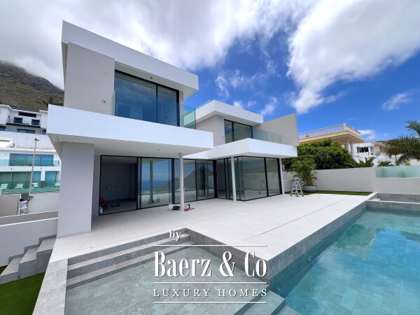 photo 3 Exclusive contemporary villa with breathtaking views
