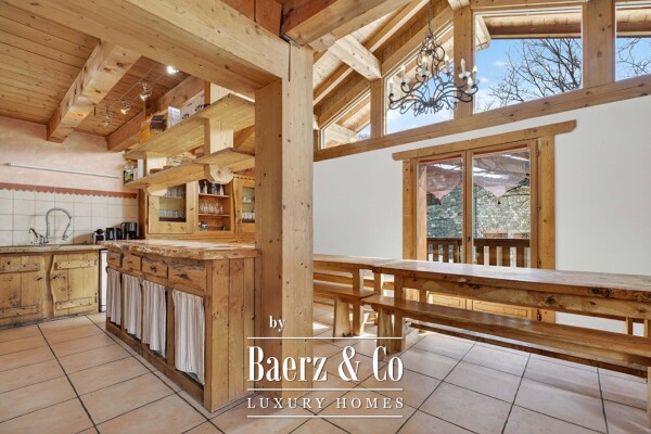 photo 2 Spacious chalet with panoramic mountain views