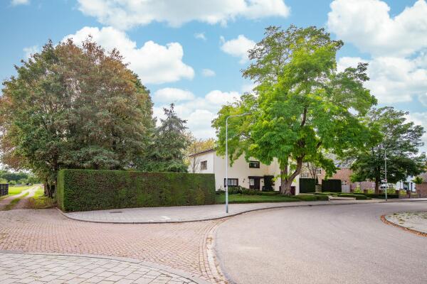 photo 50 Dorpstraat 128